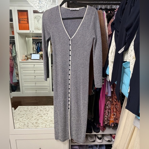 Zara Navy & White Stripe Long Sleeve V-Neck Midi Dress NWOT - Picture 3 of 5